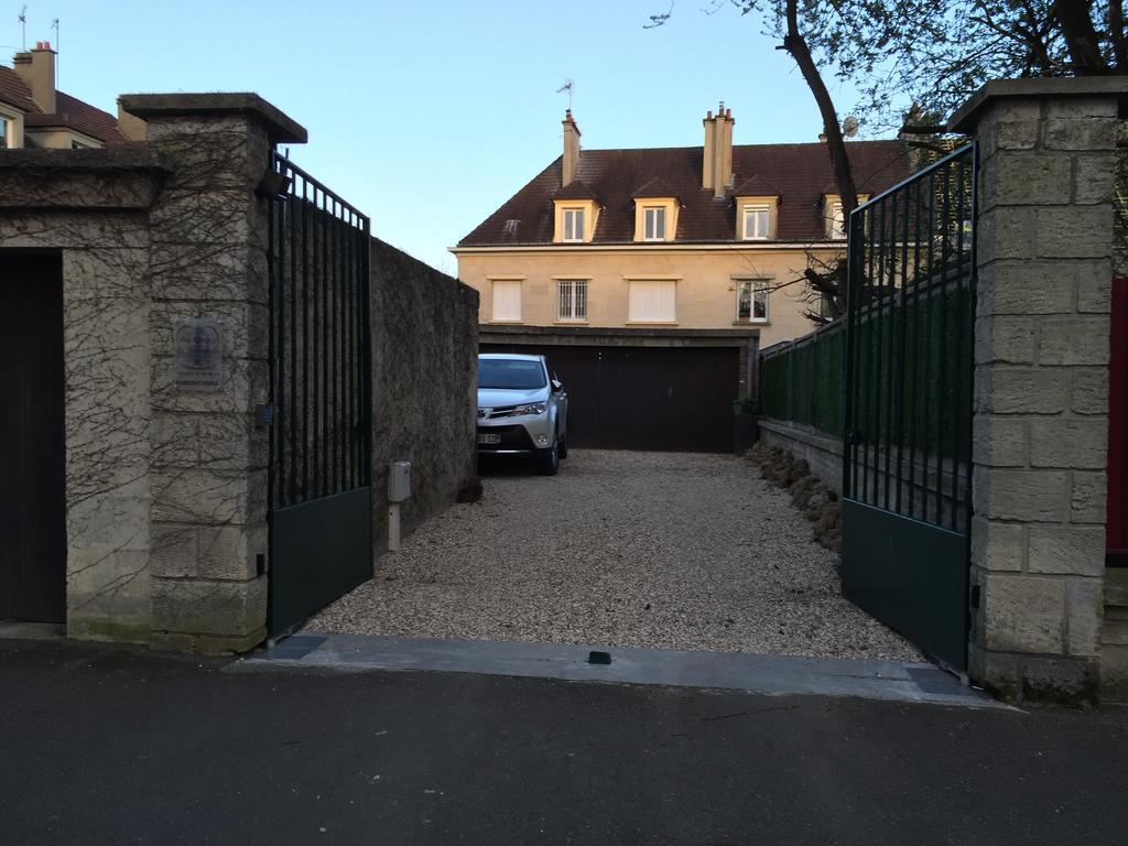 Au Coeur De Beauvais Bed & Breakfast Eksteriør bilde